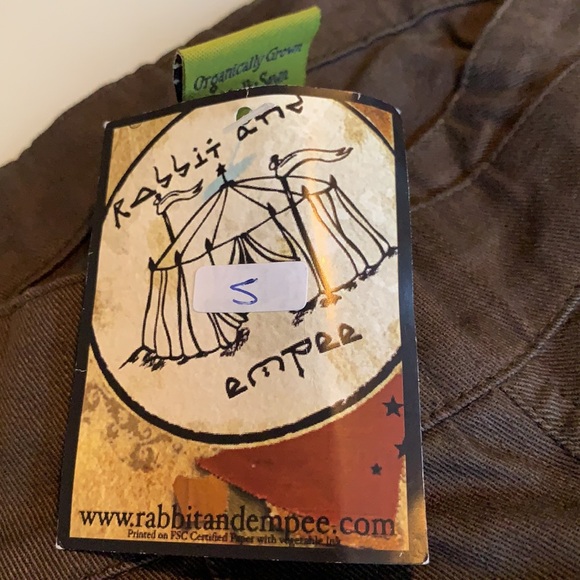 Rabbit and Empee V-waist tomboy shorts - in brown - Picture 7 of 8